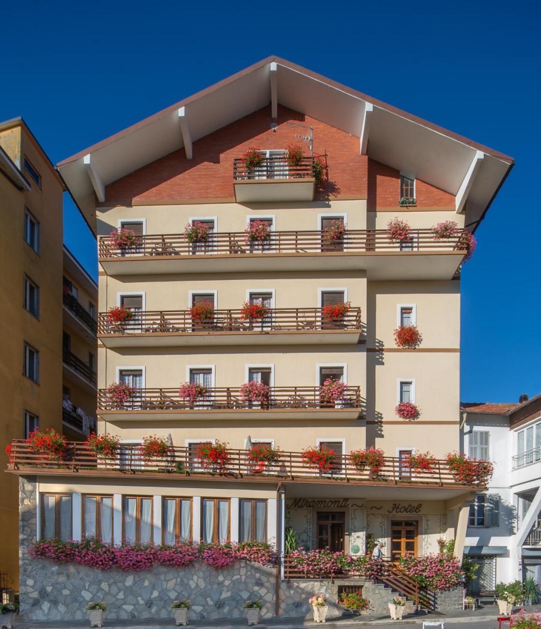 Miramonti Hotel Calizzano Exterior photo